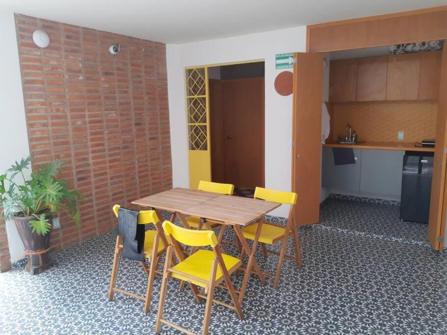 Estudio #5 Casa Fatima, 8 Min Del Centro 1 Persona Гвадалахара Экстерьер фото